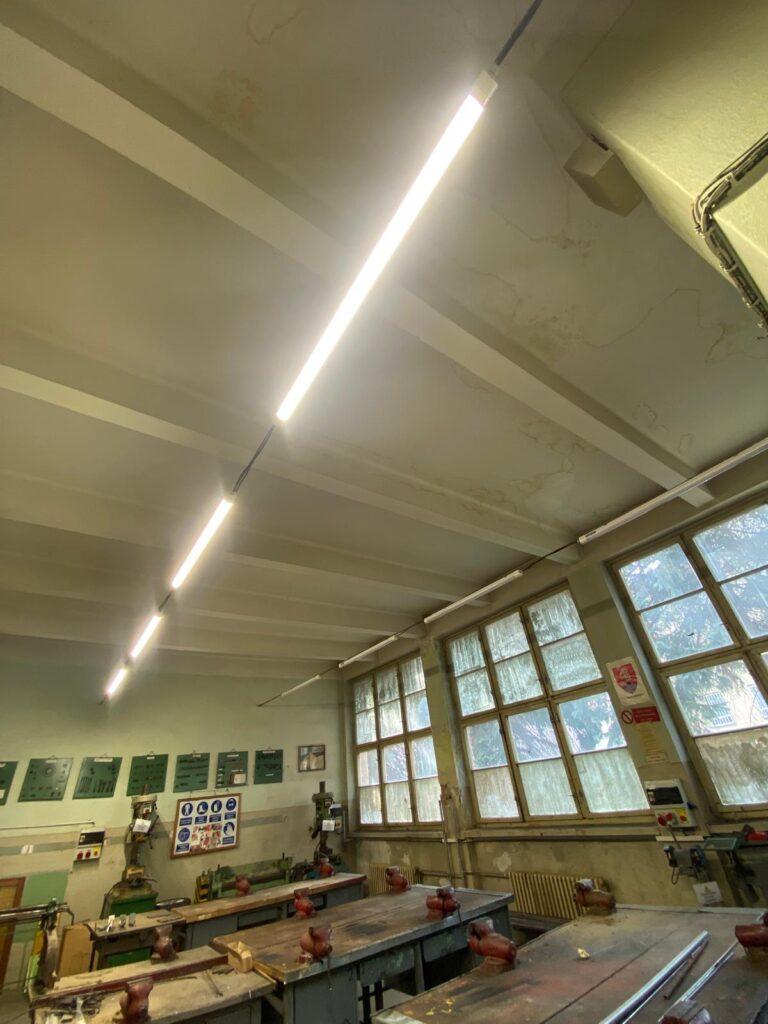 Výmena osvetlenia za LED svietidlá v SOŠ technickej Zvolen